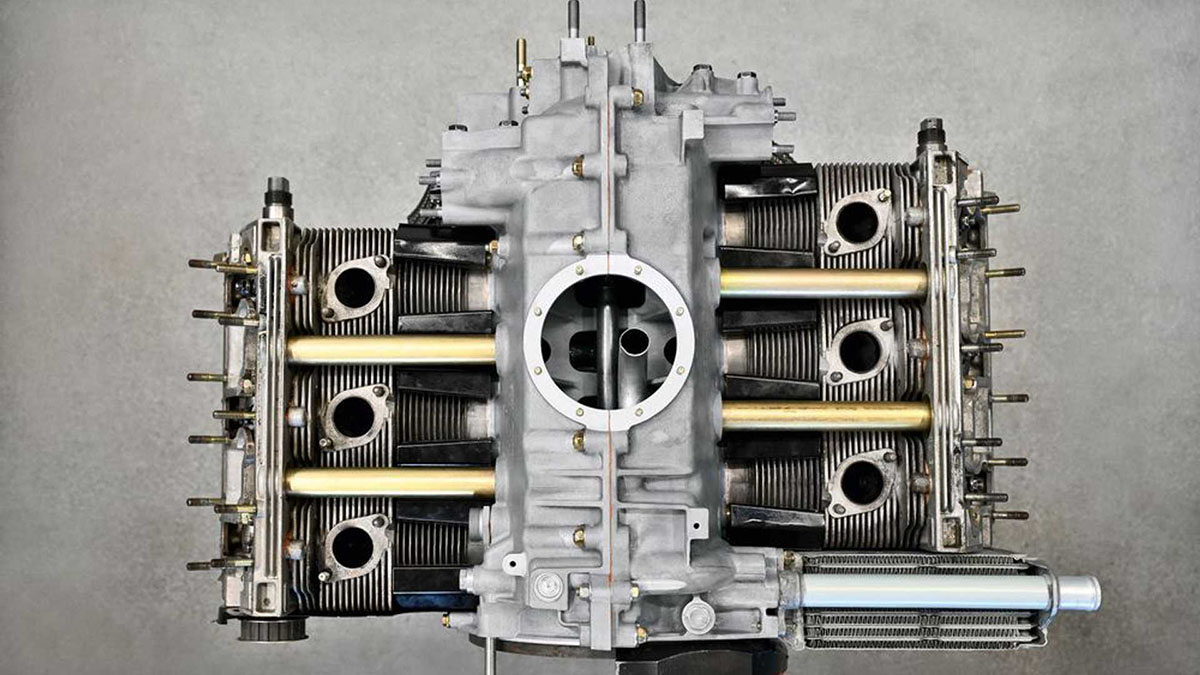 ポルシェが1968-1976年までの911に対応するマグネシウム製クランクケースを復刻！ナナサンカレラもこのパーツを使用しているためカレラRS 2.7のエンジンを「新しく」作れるかも