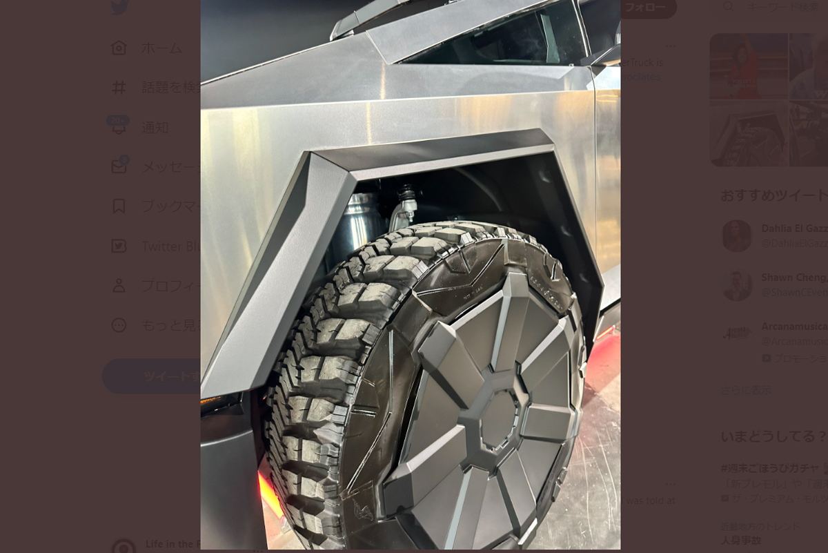 テスラのイベントにてサイバートラック最新プロトタイプが展示！その細部が明らかになるも、現段階ではボディパネルのギャップが大きいようだ