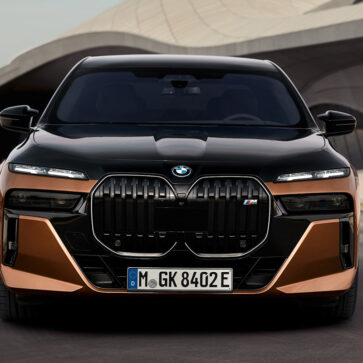 BMWがi7最強モデル、「i7 M70 xDrive」を発表！出力は660馬力、100色以上のボディカラーやツートンカラー、豪華な内装を揃え、すべてにおいて最高レベル