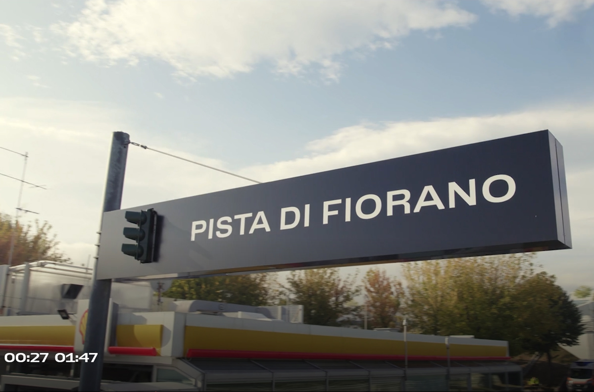 フェラーリが新型ハードコアモデル「SF90 VS」公式ティーザー動画を公開！「公道でも、サーキットでも、圧倒的なパフォーマンスを誇ることになるでしょう」