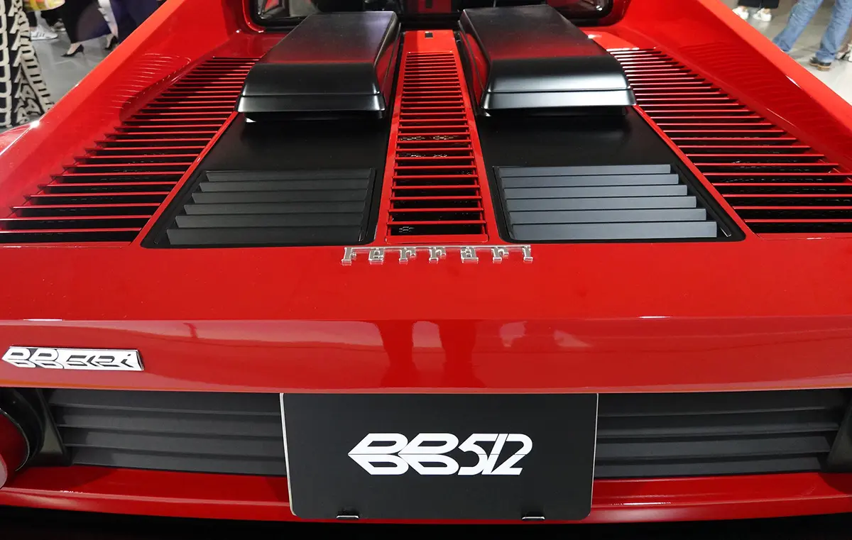 フェラーリ512BBのエンジンカバー