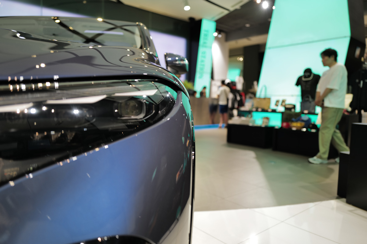 メルセデス・ベンツEQSのフロント～ヘッドライト