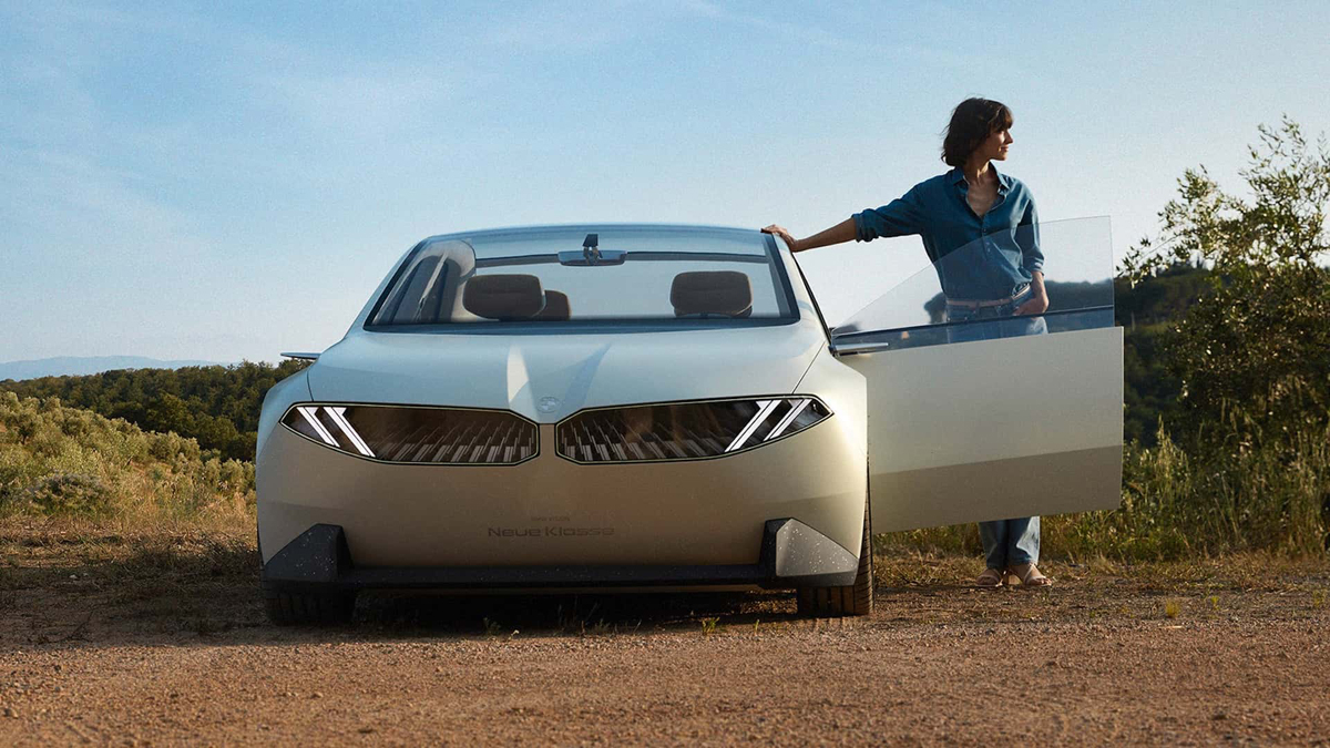 BMWが次世代市販EVを示唆する「ヴィジョン・ノイエクラッセ・コンセプト」発表。EV性能が飛躍的に向上し、そのデザインや思想もあらたな次元へ
