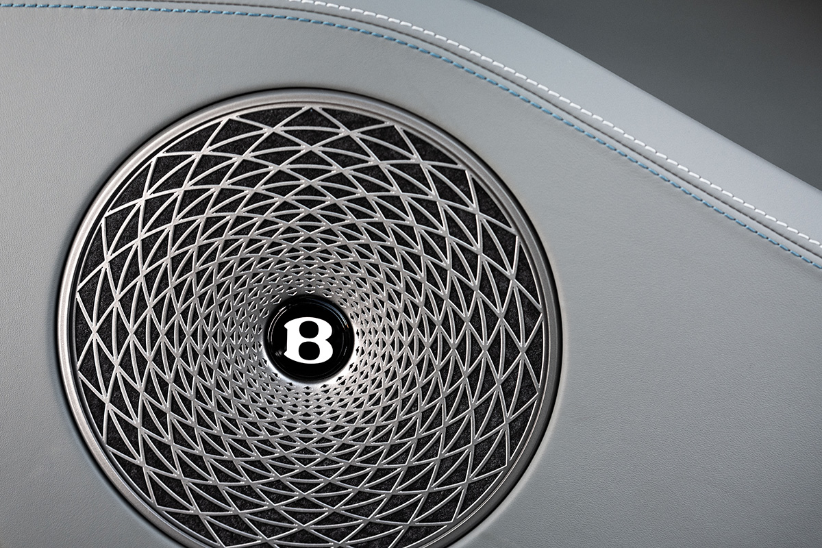 ベントレー・バトゥールのネイム製オーディオはオプション価格460万円。その価格はレクサスNX一台分、実力やいかに