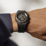 その質感はダマスカス・ブレード。ジラール・ペルゴが新作腕時計「ロレアート・アブソルート 8Tech」を発売、積層カーボンを採用しお値段352万円
