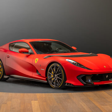 Ferrari-812-Competizione-