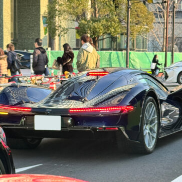 まさかの世界最速ハイパーカー、アスパーク・アウルに遭遇する。その車高はなんとアヴェンタドールよりも23センチも低い91センチ【動画】