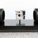 マツダが「2ローター」ロータリーエンジンを使用したHVシステムを公開。発電用であれば「1ローター」で足りるものと思われ、となるとこれで車輪を直接駆動？