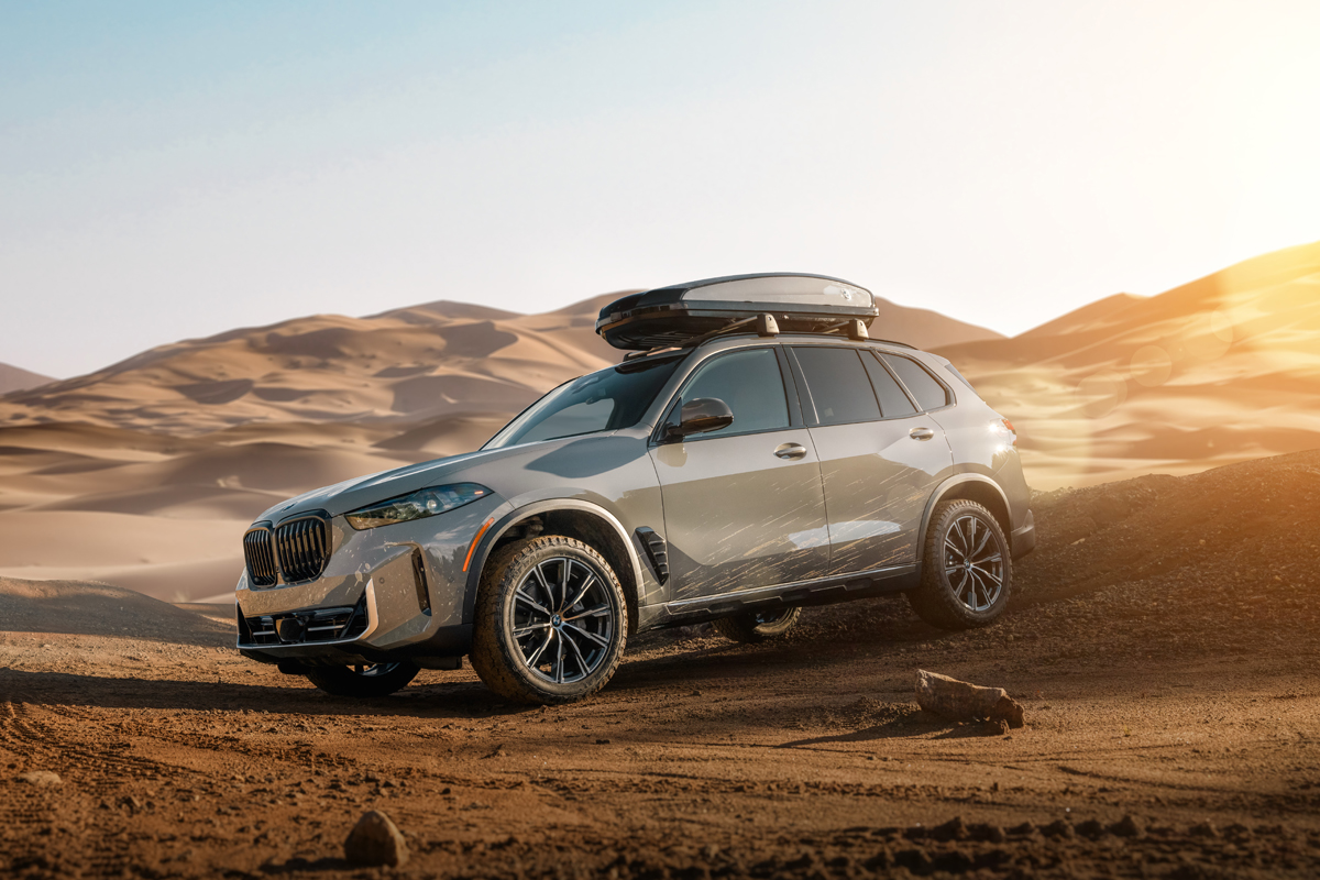 BMWが「X5誕生25周年」を祝いオフローダー風装備を追加した特別モデルを1000台のみ限定販売。オフローダーを持たないBMWにとってこの路線は「新たな可能性」でもある