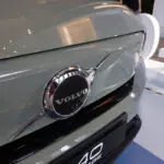 ボルボ EX40のフロントとエンブレム
