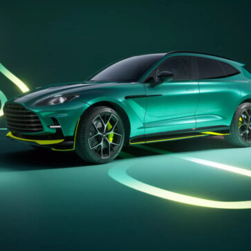 毎年恒例、今年もF1メディカルカーにインスパイアされたアストンマーティンDBX707 AMR24エディションが発売。いまやアストンはフェラーリと並んでF1イメージの強いメーカーに
