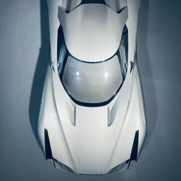 日産上級役員が次期GT-R（R36）についてコメント。「ええ、新しいGT-Rにはゴジラ的要素が盛り込まれます。GT-Rは美しさのコンテストで勝つための車ではありません」
