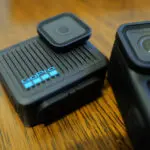 GoPro HEROが届き「期待通りのコンパクトさ」に歓喜するも設定画面にてフリーズし、電源のオンオフでも改善せず、まったく使用できない状態に