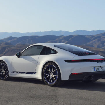 ポルシェ　911カレラ2   911カレラ4  ドライバーズマニュアル メンテナンス費用に泣いた964型911 カレラ4 ── ベスト