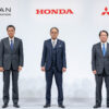 ホンダと日産、三菱が経営統合に向け共同にて声明を発表。2025年6月に合意、2026年に持株会社を設立し8月に上場。今後は技術と生産をシェアするものの「課題は山積」