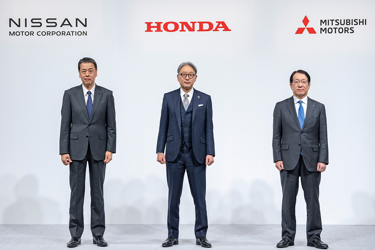 ホンダと日産、三菱が経営統合に向け共同にて声明を発表。2025年6月に合意、2026年に持株会社を設立し8月に上場。今後は技術と生産をシェアするものの「課題は山積」