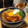 香港へ行ってきた（4）。「十三姨（Lady 13 Kitchen）」にてフォアグラ丼と蟹豆腐丼を食べてみる