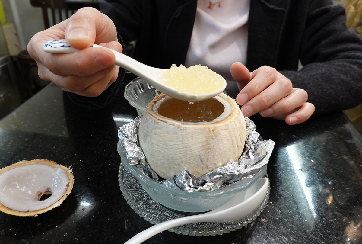 香港へ行ってきた（9）。フカヒレ、アワビ、ツバメの巣などの高級食材を格安で食せる「天毅金燕窩荘」へ