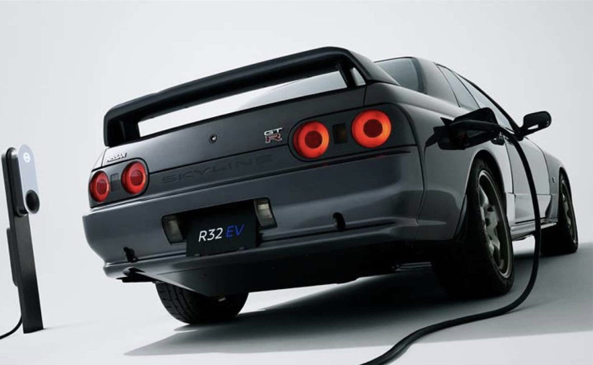 日産が「電動化された」R32スカイラインGT-R「R32EV」公開。436馬力、しかし重量は370kg増え、エンジン音を模した「フェイクサウンド」も