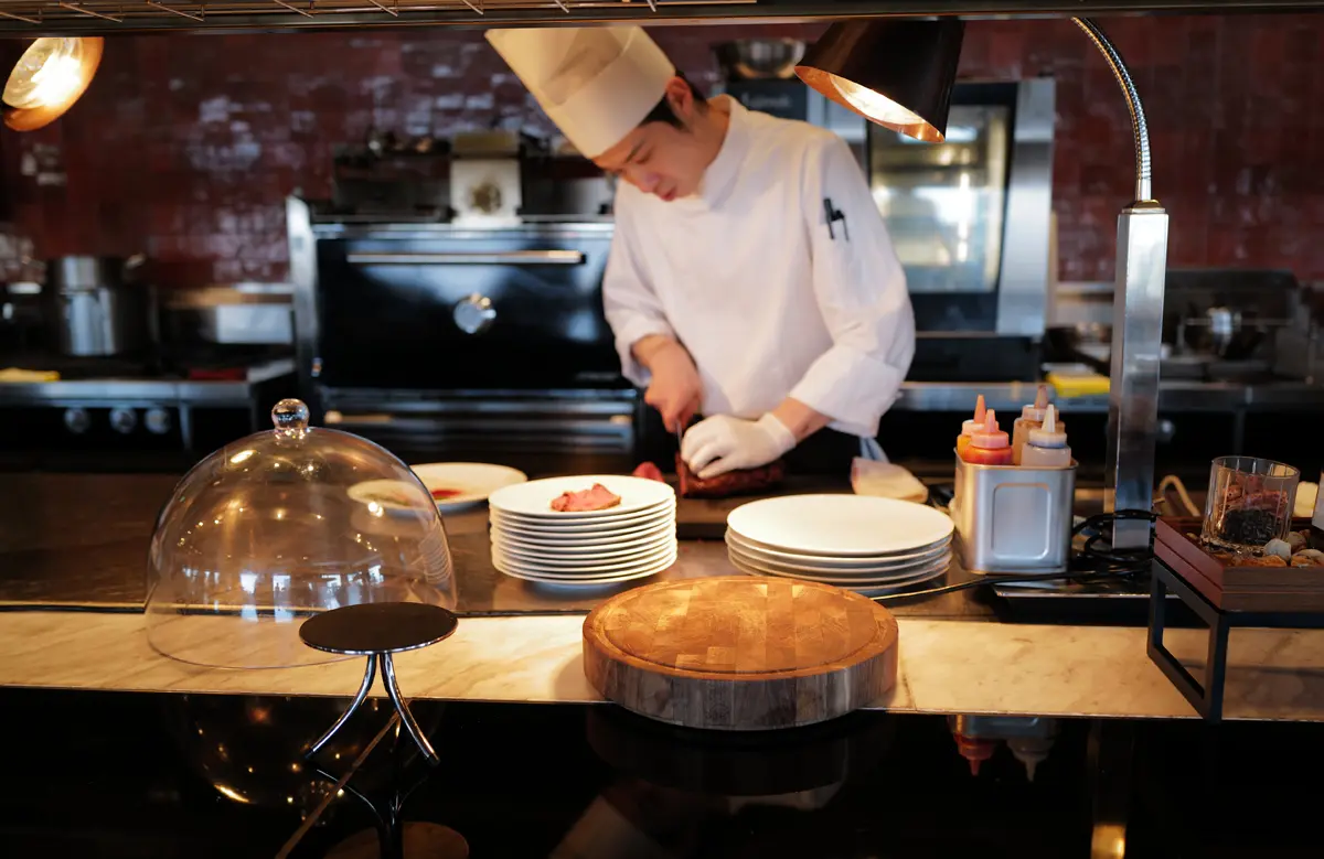 コスパ抜群。大阪ステーションホテル29階、”豪華列車の食堂車”をイメージしたレストラン、「ザ モーメント　グリル&ダイニング」へと行ってきた