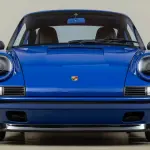 ポルシェのスペシャリストが注文した911レストモッド「7-97クラシック」が完成。こう見えてベースは993、アダプティブサスやドライブモードセレクターなど現代的な装備も