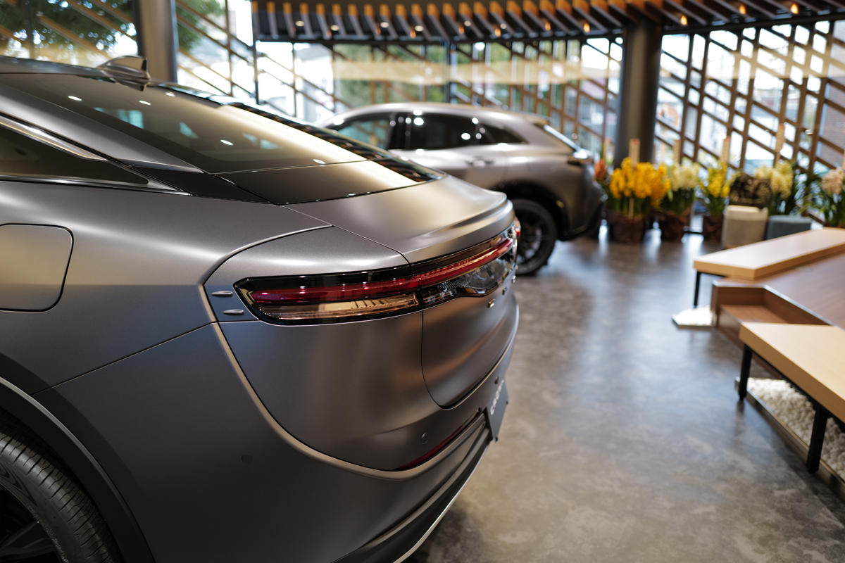 ザ・クラウンにて、クラウンのリア（マットブラック）