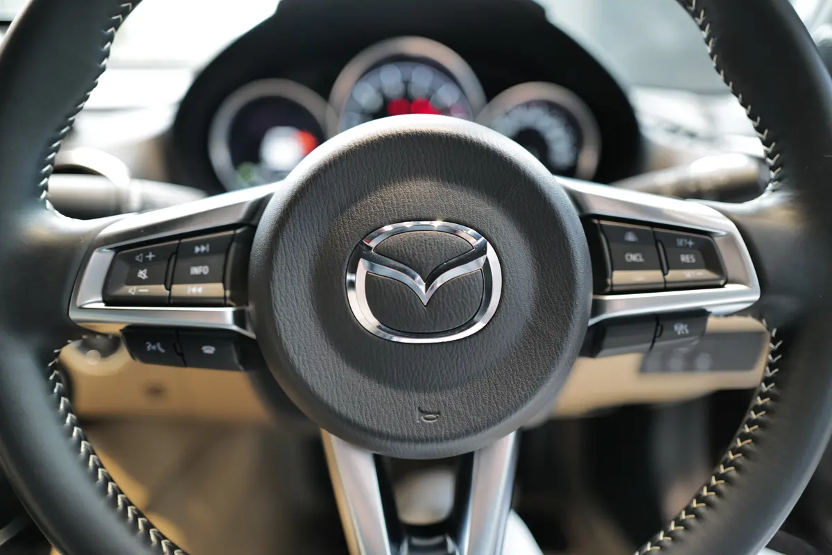 マツダ・ロードスターのステアリングホイール