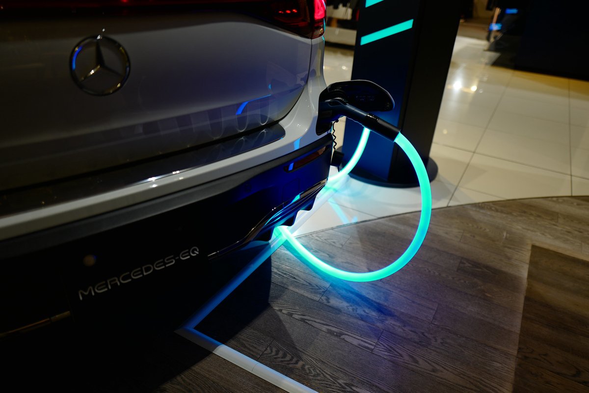 メルセデス・ベンツのEVと充電設備