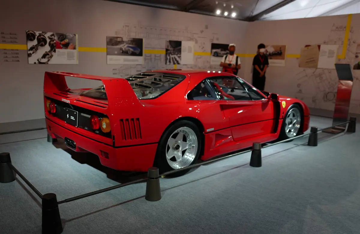 実現すれば「フェラーリのロードカー史上、最も価値のある限定モデル」に？ルイス・ハミルトンがF40のオマージュモデル、「F44」をフェラーリとともに開発しているもよう