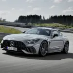 メルセデスAMG GT63 Proの価格が公開、邦貨換算2950万円となることが判明。一方で重量は明かされず、ちょっとモヤっとした印象は拭えない