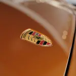 ポルシェ パナメーラのエンブレム