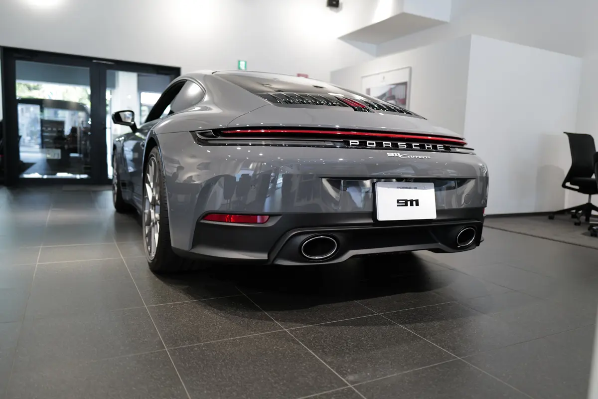 ポルシェ911のリア（グレー）