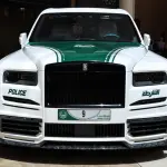 【ドバイ警察の新パトカーはマンソリー製ロールス・ロイス】610馬力の超高級SUVで観光地を巡回、なんともラグジュアリーなパトロールカー誕生