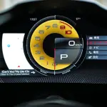 ボクはこんなモノをフェラーリ296GTBに積んでいる。「撮影用ナンバープレートカバー」「もしものときの現金」「サングラス」など