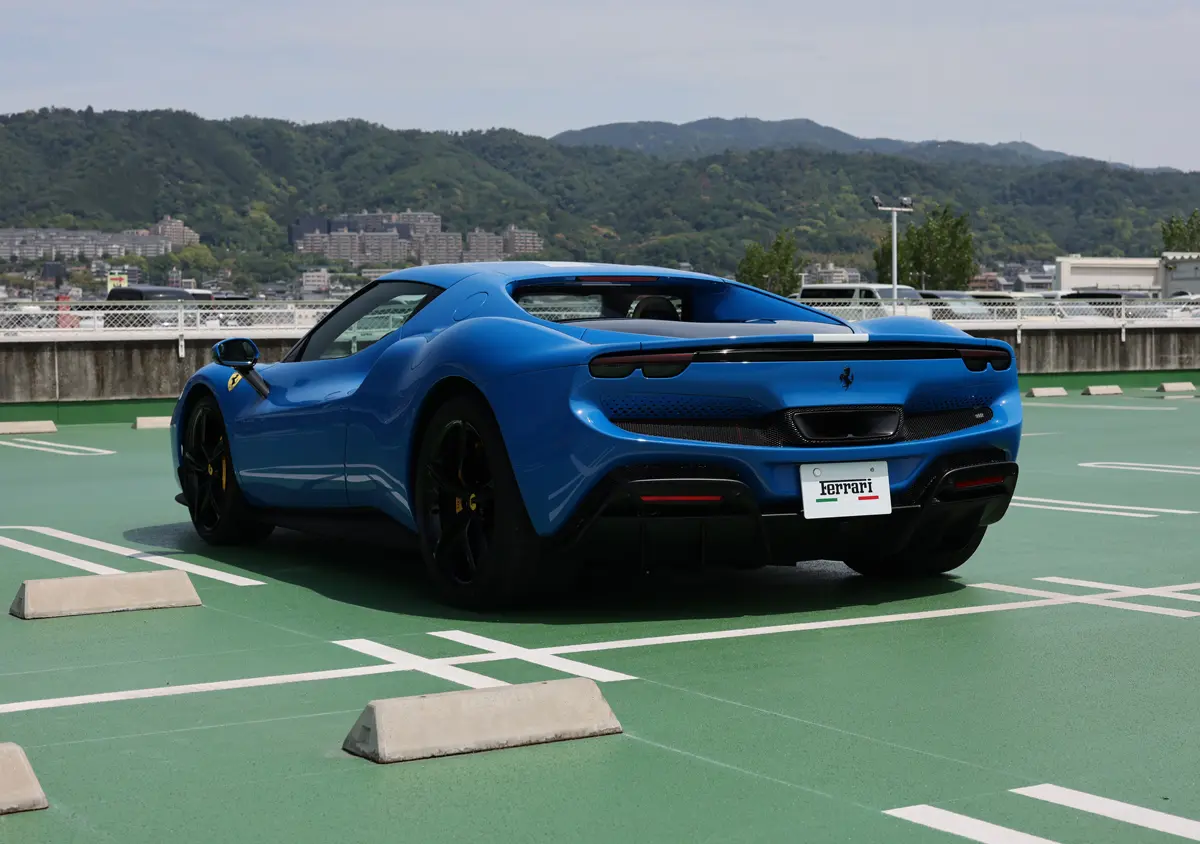 フェラーリ296GTB
