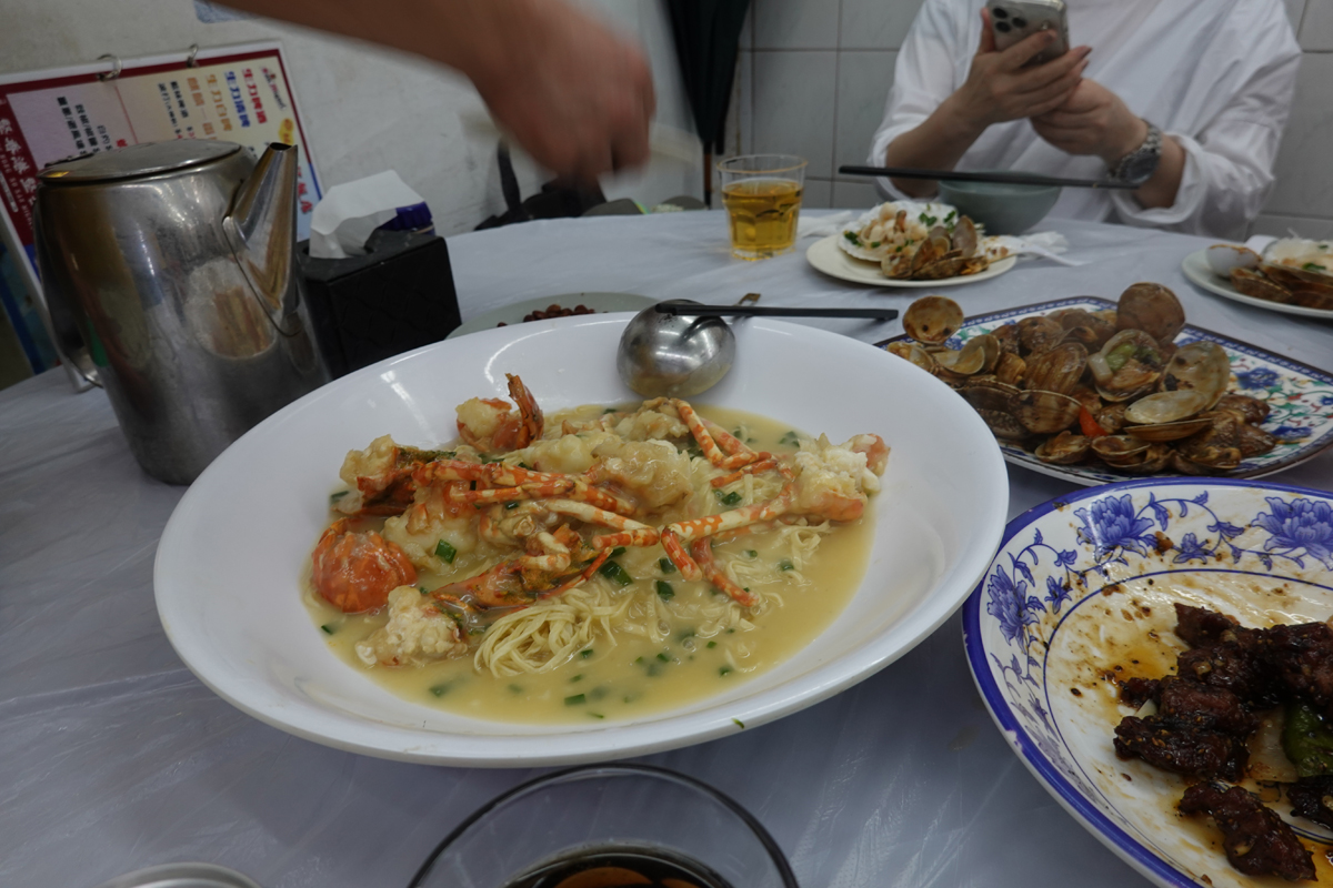 香港へと行ってきた。飲茶の定番「ロンドンレストラン」、オシャレスポット「M+」、そしてボクのお気に入りの「街市」にて伊勢海老を食べてきた【動画】