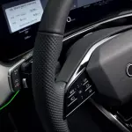 アウディの新型Q3、「これまでのレバーがなくなった」ウインカーやワイパー含む操作系の大胆変更に賛否両論。「天才的」と評価する声も
