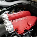 【V8サウンドの秘密】クロスプレーンとフラットプレーンの違いとは？アメ車とフェラーリで「同じV8なのに」響きが違う理由