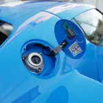 フェラーリ296GTBの洗車「記念すべき第一回目」。けっこうパネルが入り組んでいて洗いにくいものの、水はけは良いようだ