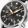 IWCが映画「F1/エフワン」にインスパイアされたパイロット・ウォッチ・クロノグラフを発売、裏蓋には「APXGP」のロゴ