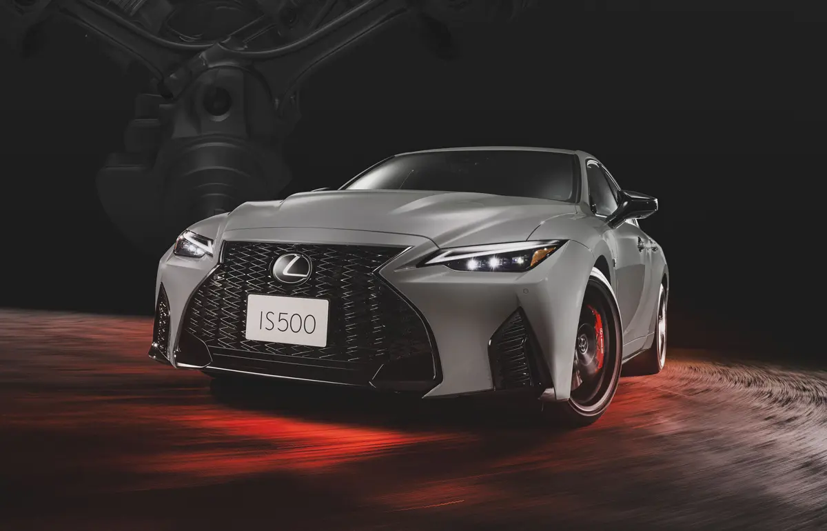 レクサスがISの有終の美を飾る「IS500 クライマックスエディション」を500台のみ限定発売。おそらくはIS最後の「V8搭載モデル」か