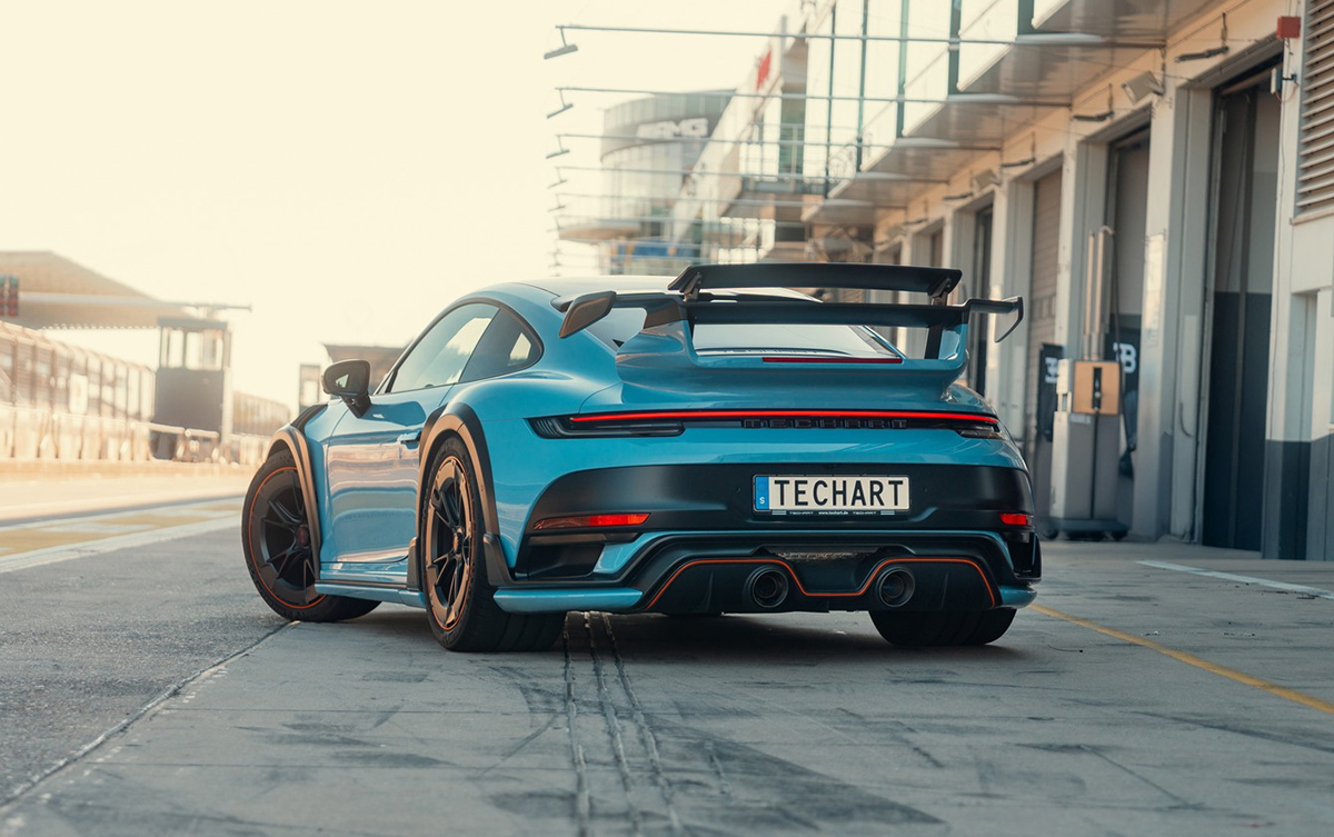 【リアウイング3段重ね】テックアートがポルシェ911ターボのコンプリートカー、「GTストリートR」ガルフブルーVer.を公開