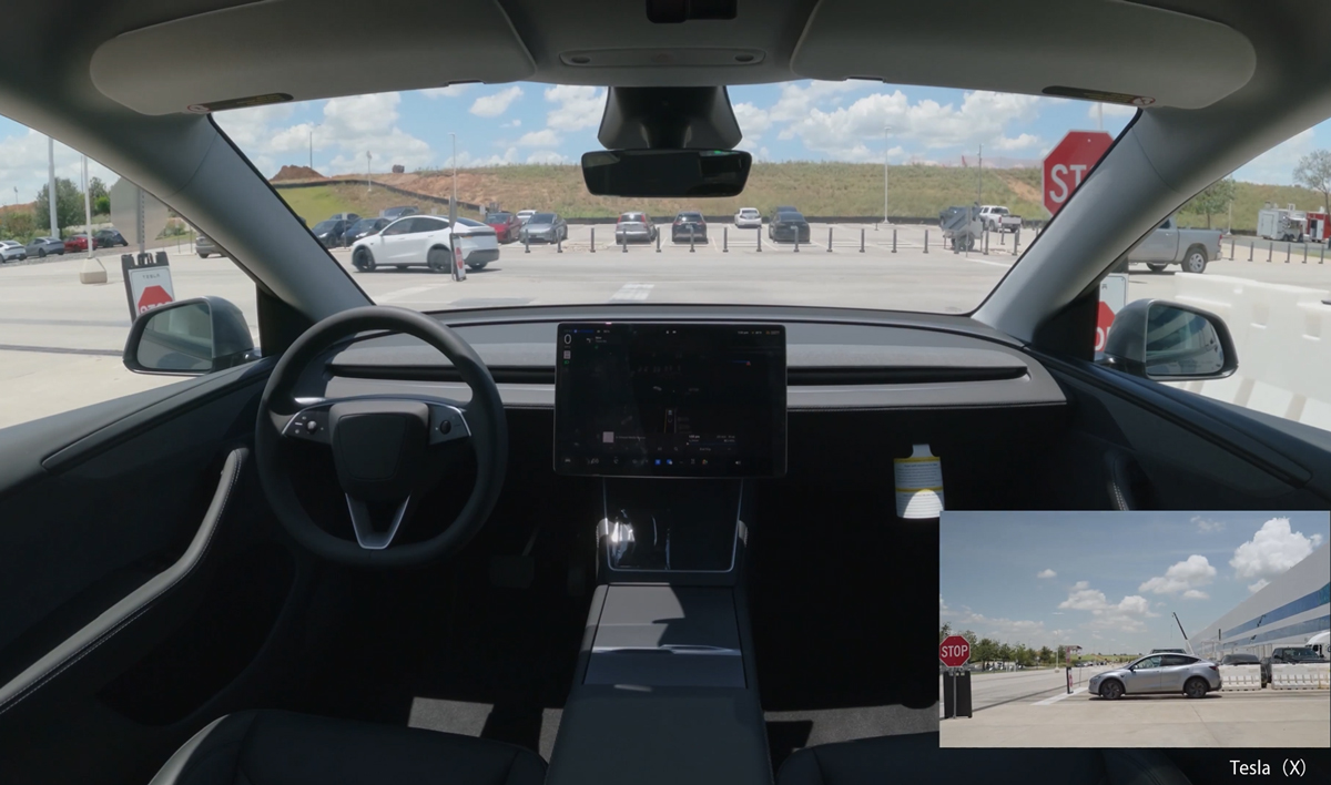 テスラが「世界初」、工場からオーナーの元へと完全無人の自動運転にて「納車」を成功させる。新しいテスラのスタンダードとなりうるか【動画】