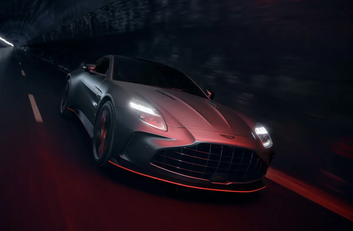 【新型アストンマーティン・ヴァンテージS登場】680馬力・3.3秒で0-100km/h、過去最強の「S」モデルがデビュー