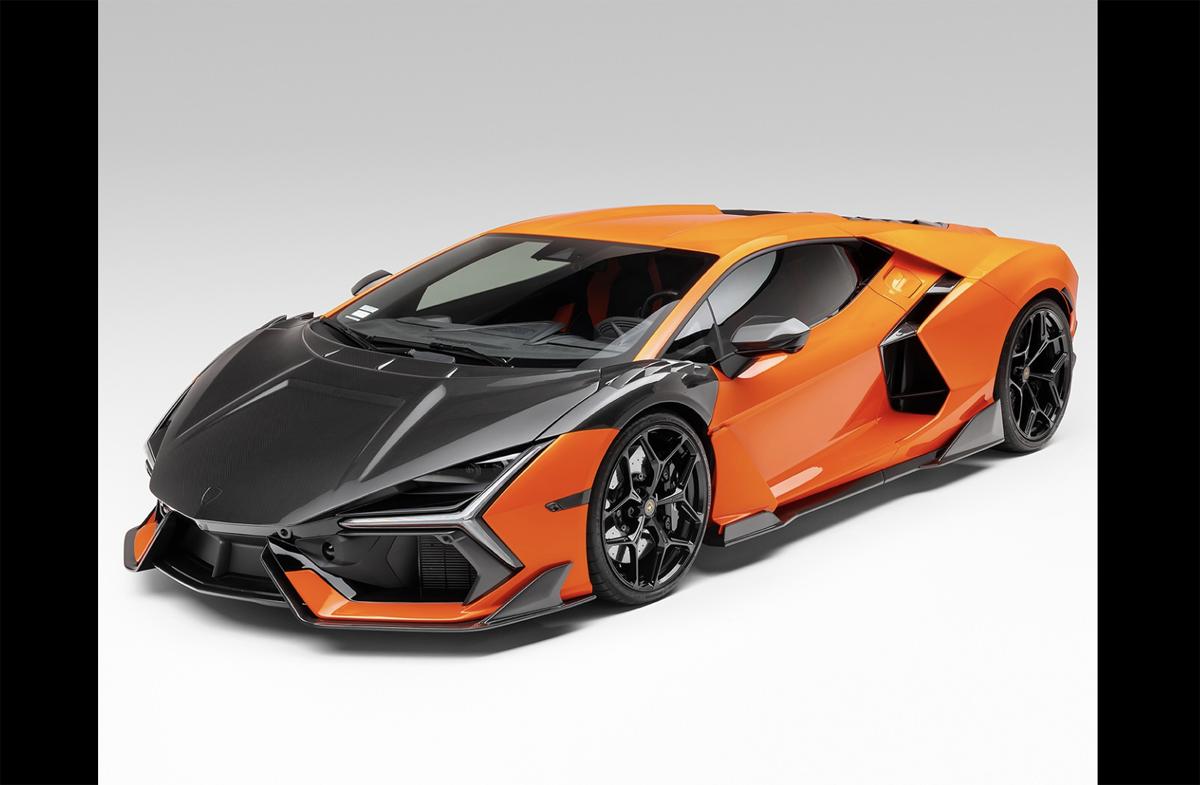 ヴォルシュタイナーがランボルギーニ・レヴエルト向けにカーボンキットを発表。”たった”1,000万円でこのアグレッシブな外観に