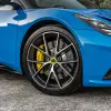 ロータス・エミーラにPHEV搭載の可能性浮上。ピュアEVの開発休止でハイパーハイブリッドに舵を切るも「新たな苦難」が立ちはだかる
