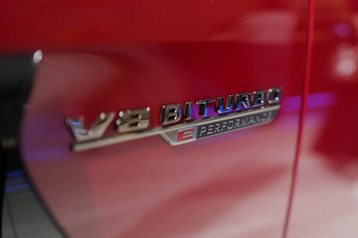 メルセデスAMG、新世代「M179」V8エンジンを2026年に投入へ。C63の失敗から多くを学び、過激な「フラットプレーンクランク」V8を拡大採用する見込み
