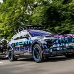 【新型EV】ポルシェ「カイエン・エレクトリック」がSUV最速記録樹立。牽引力も3.5トン、実用性と走りを両立する