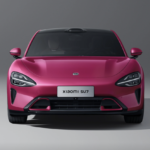 【驚異の成長】シャオミ、発売から15ヶ月で30万台のEVを納車。1日平均647台、1時間で27台、2分に1台納車のハイペース。今後の展望は？
