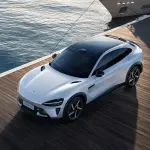 【シャオミCEOが絶賛】テスラFSDの「完全自動納車」に衝撃──中国EV業界特有の“フレネミー”文化とは？